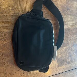 Lululemon large Black everywhere Belt Bag